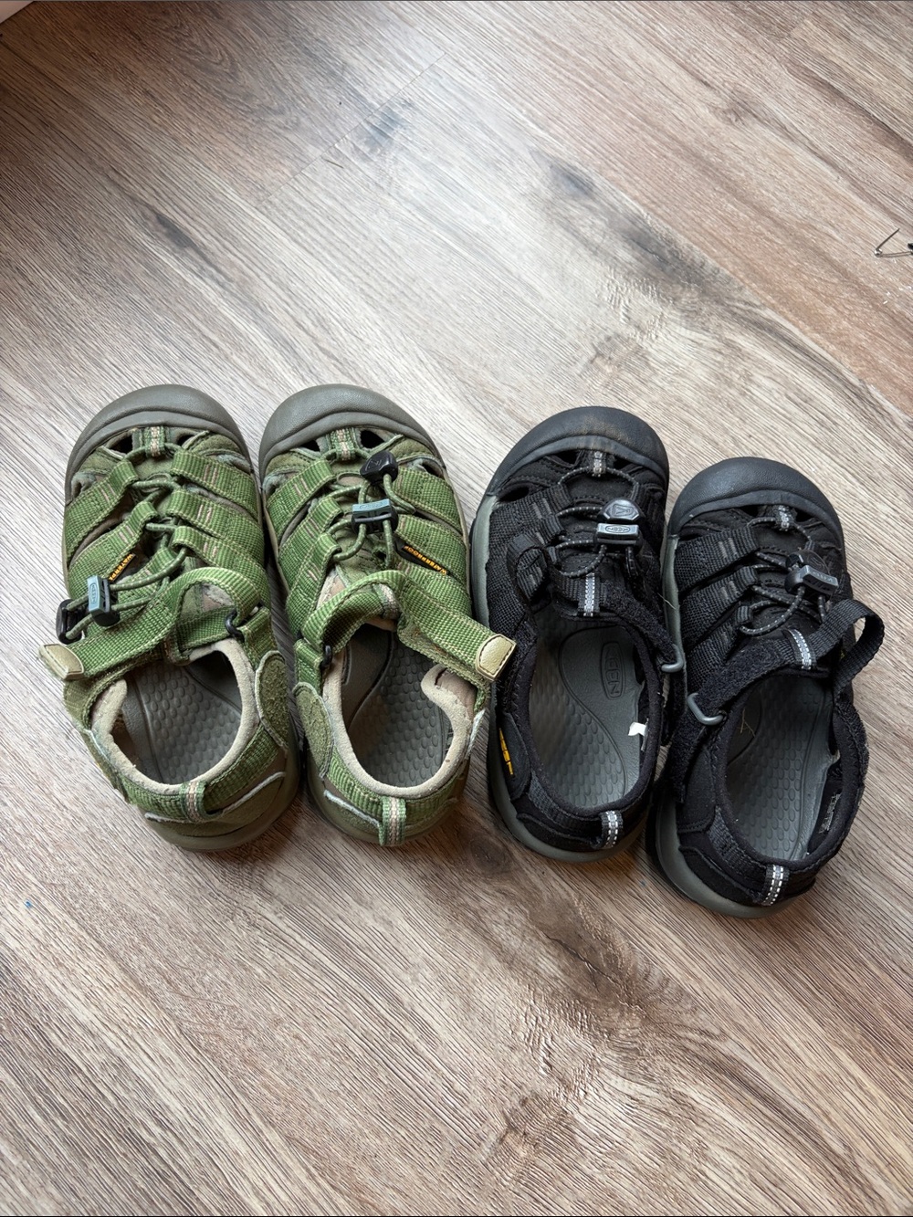 KEEN Kids Water Shoes in Olive Green and Black 2 pairs both little kids 13